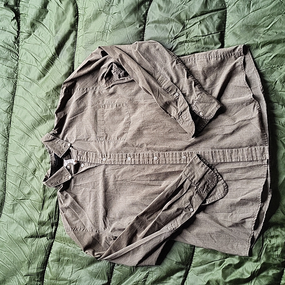 St.Johns Bay Khaki Green Classic Fit Button Down Shirt Size M
